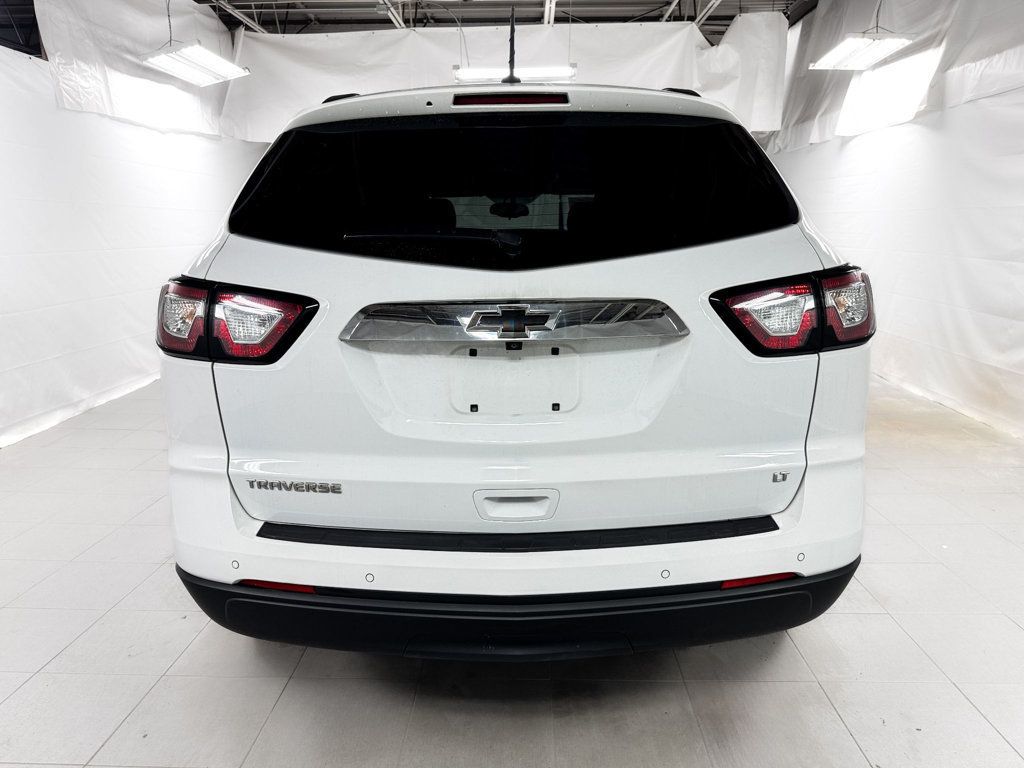 2017 Chevrolet Traverse LT - 23018837 - 4