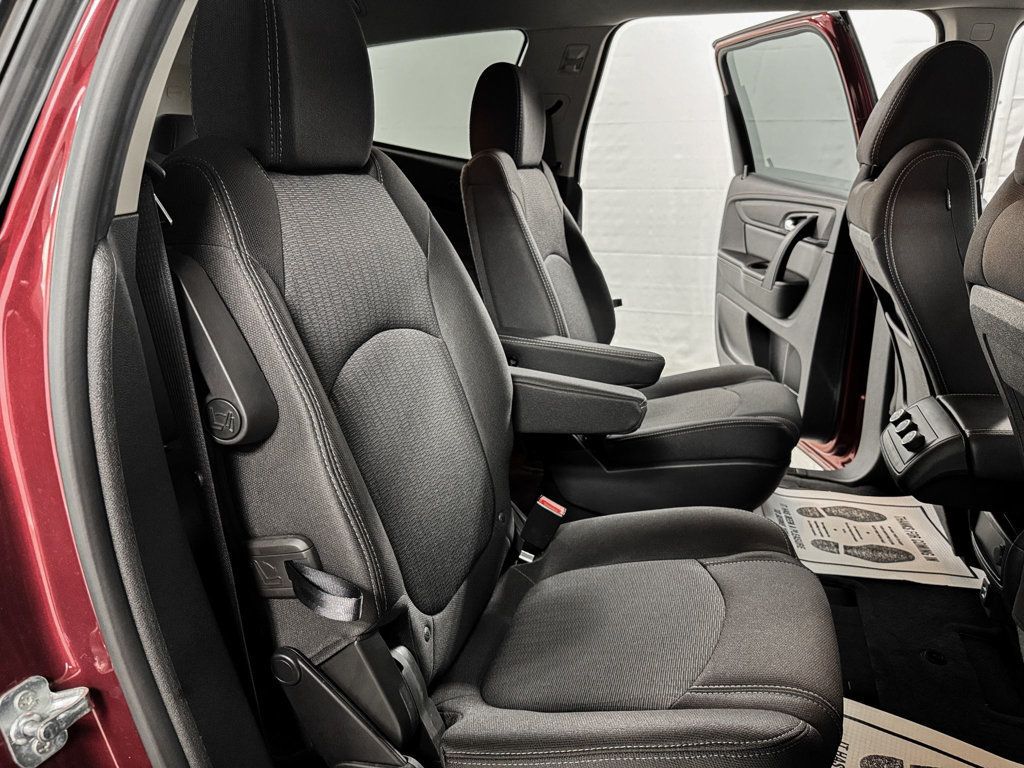 2017 Chevrolet Traverse LT - 23026536 - 10