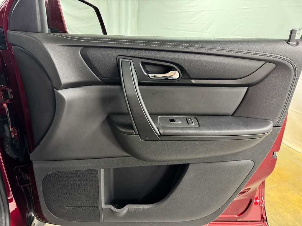 2017 Chevrolet Traverse LT - 23026536 - 16