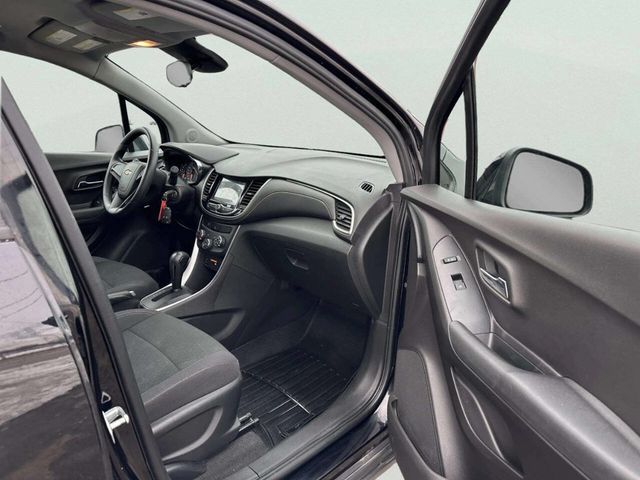 2017 Chevrolet Trax FWD 4dr LS - 22982280 - 18