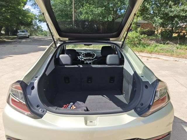 2017 Chevrolet Volt 2017 Chevyrolet Volt Plug-In Hybrid Electric PHEV - 22885974 - 2