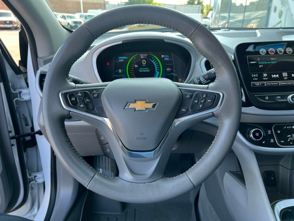 2017 Chevrolet Volt LT photo 15