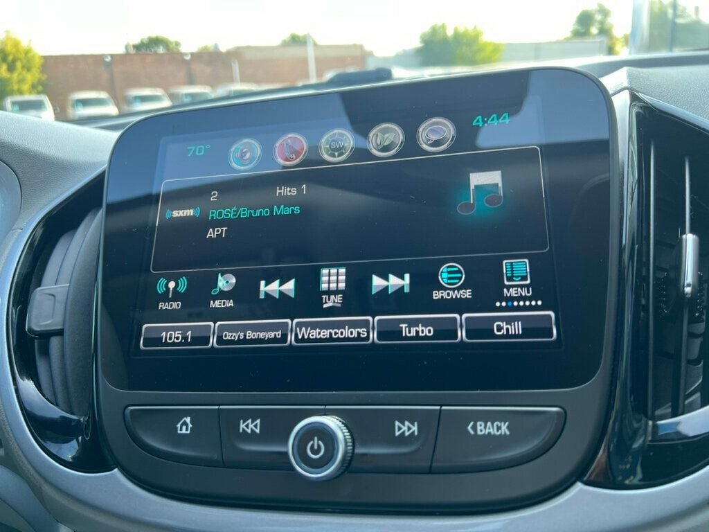 2017 Chevrolet Volt LT photo 18