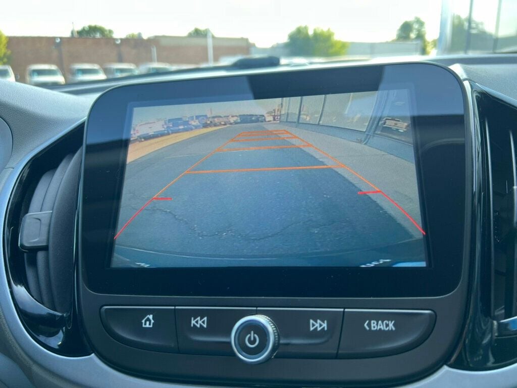 2017 Chevrolet Volt LT photo 19