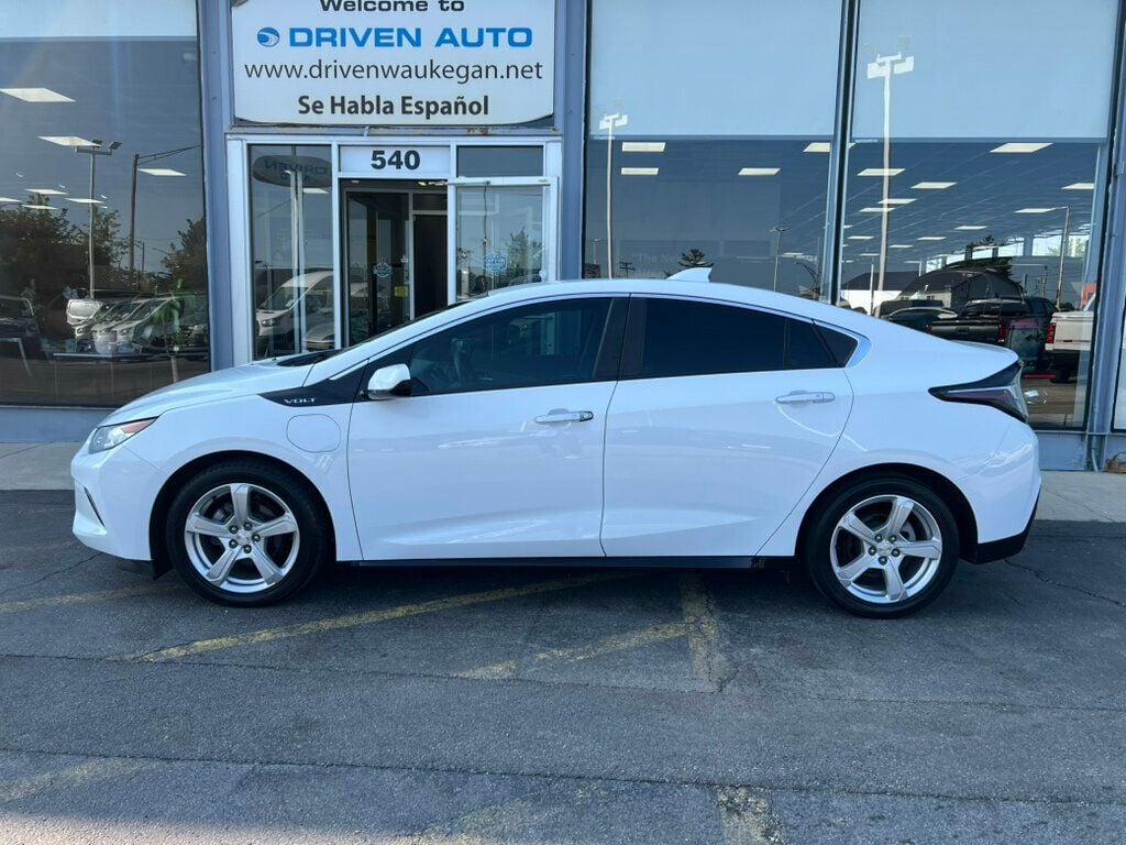 2017 Chevrolet Volt LT photo 2