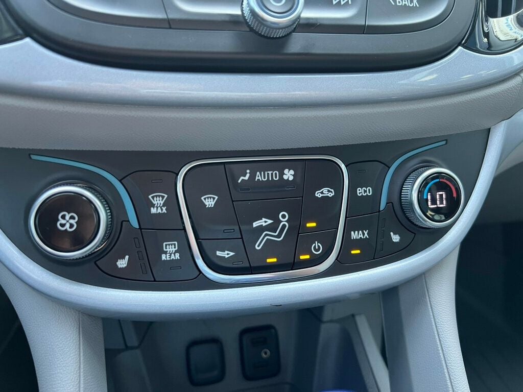 2017 Chevrolet Volt LT photo 20