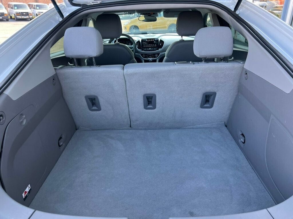 2017 Chevrolet Volt LT photo 25