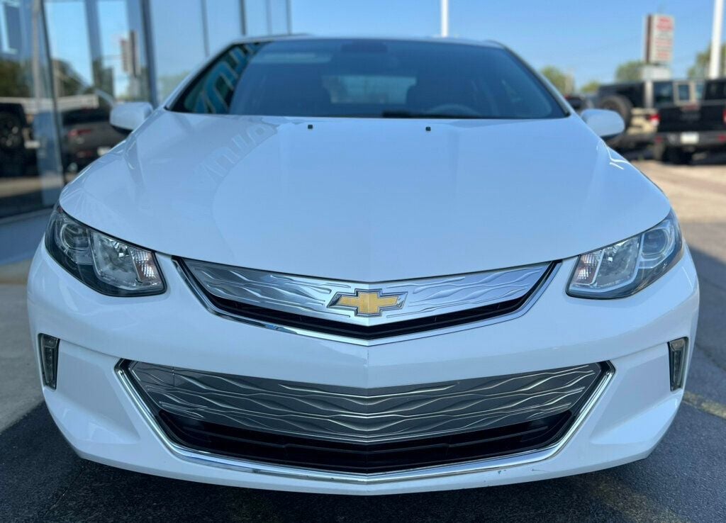 2017 Chevrolet Volt LT photo 7