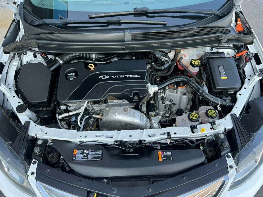 2017 Chevrolet Volt LT photo 9