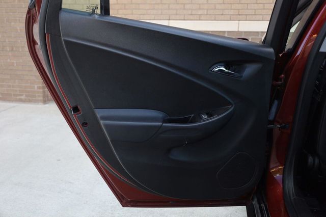 2017 Chevrolet Volt Premier - 23064946 - 15