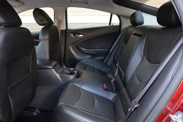 2017 Chevrolet Volt Premier - 23064946 - 16