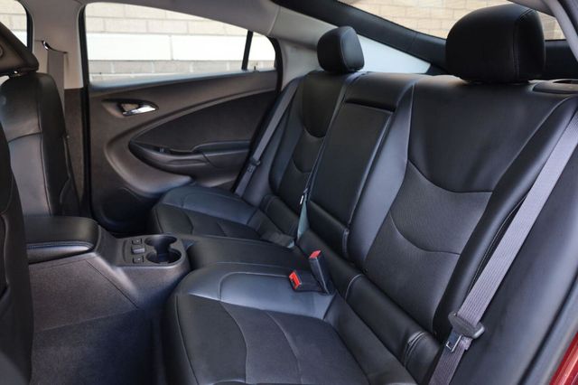 2017 Chevrolet Volt Premier - 23064946 - 17