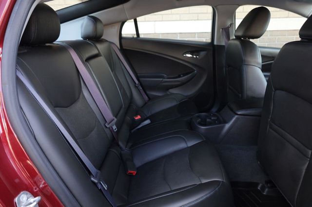 2017 Chevrolet Volt Premier - 23064946 - 19