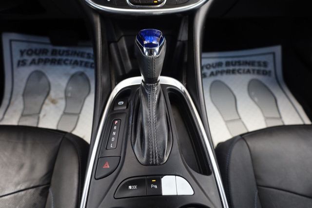 2017 Chevrolet Volt Premier - 23064946 - 35