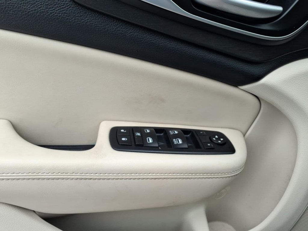 2017 Chrysler 200 Limited Platinum FWD - 23011738 - 14