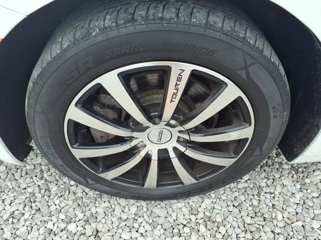 2017 Chrysler 200 Limited Platinum FWD - 23100651 - 4