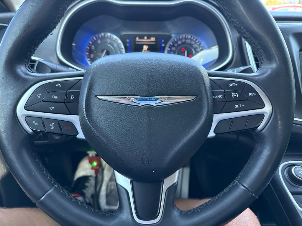 2017 Chrysler 200 LX FWD - 23057615 - 9