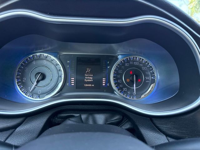2017 Chrysler 200 LX FWD - 23057615 - 10