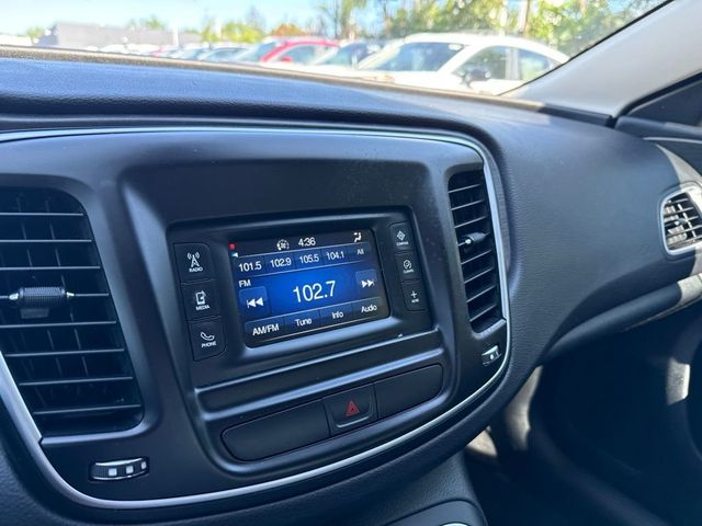 2017 Chrysler 200 LX FWD - 23057615 - 11