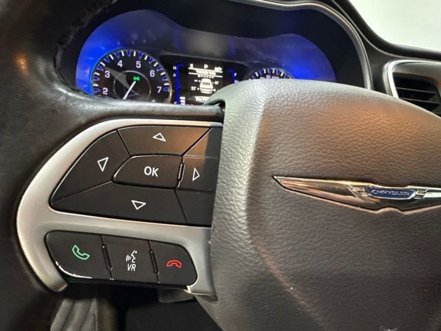 2017 Chrysler 200 LX FWD - 23057615 - 14