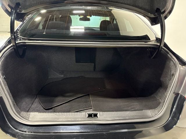 2017 Chrysler 200 LX FWD - 23057615 - 21