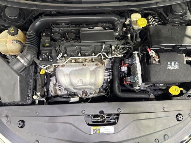2017 Chrysler 200 LX FWD - 23057615 - 26