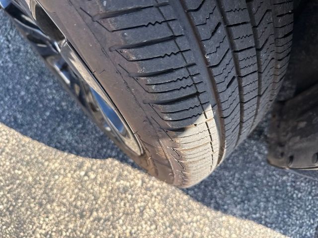 2017 Chrysler 200 LX FWD - 23057615 - 2