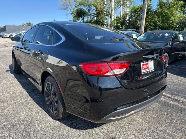 2017 Chrysler 200 LX FWD - 23057615 - 3