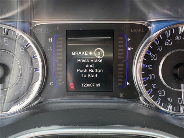 2017 Chrysler 200 LX FWD - 22575250 - 11