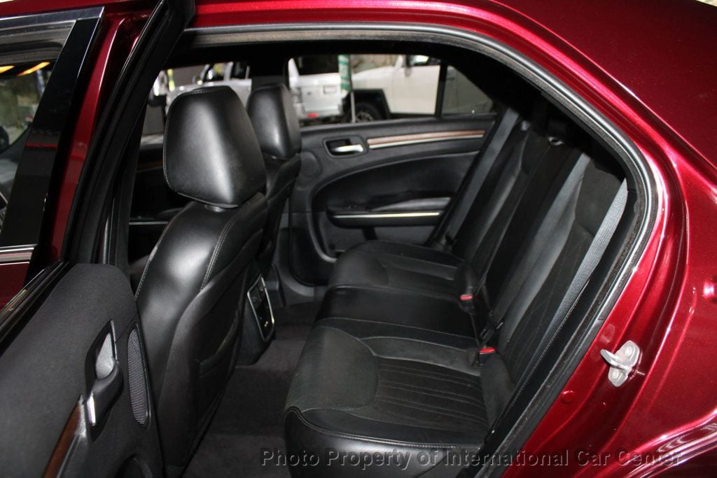 2017 Chrysler 300 300C Platinum RWD - 22933093 - 26