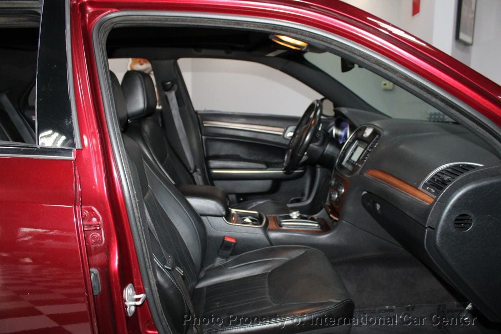 2017 Chrysler 300 300C Platinum RWD - 22933093 - 34