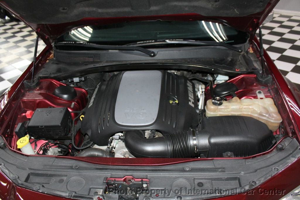 2017 Chrysler 300 300C Platinum RWD - 22933093 - 39