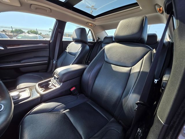 2017 Chrysler 300 300C RWD - 22908911 - 13