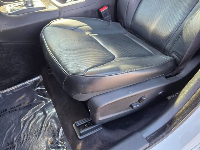 2017 Chrysler 300 300C RWD - 22908911 - 14