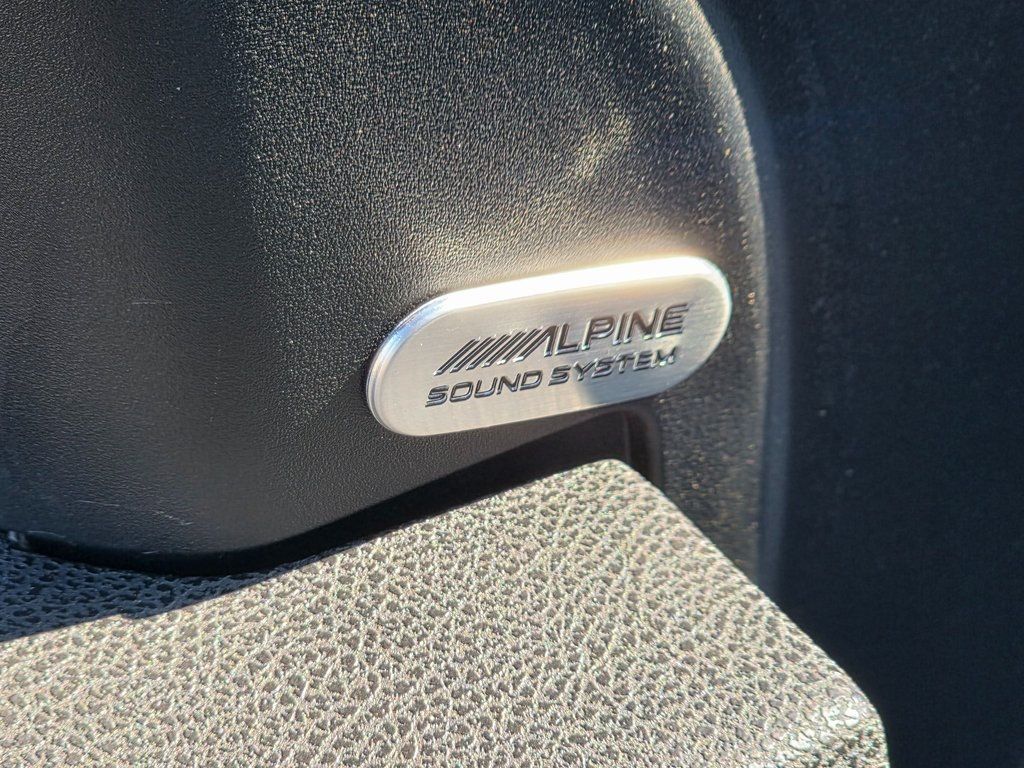 2017 Chrysler 300 300C RWD - 22908911 - 23