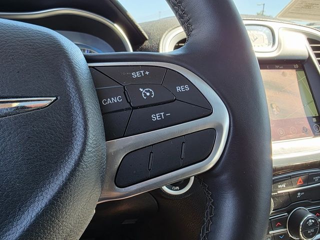 2017 Chrysler 300 300C RWD - 22908911 - 27