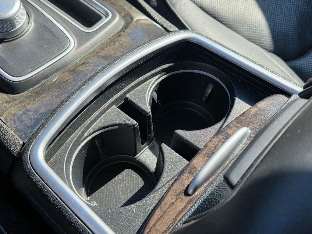 2017 Chrysler 300 300C RWD - 22908911 - 32