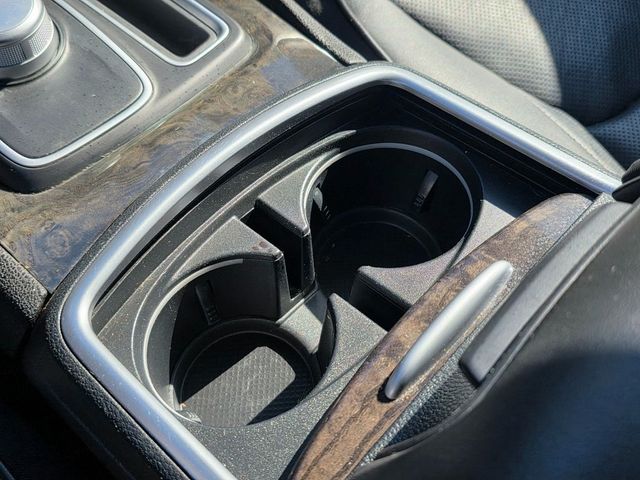 2017 Chrysler 300 300C RWD - 22908911 - 32