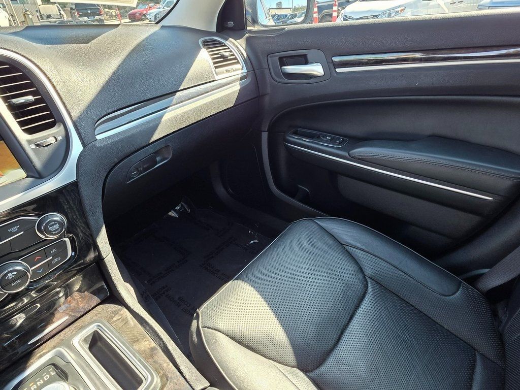 2017 Chrysler 300 300C RWD - 22908911 - 33