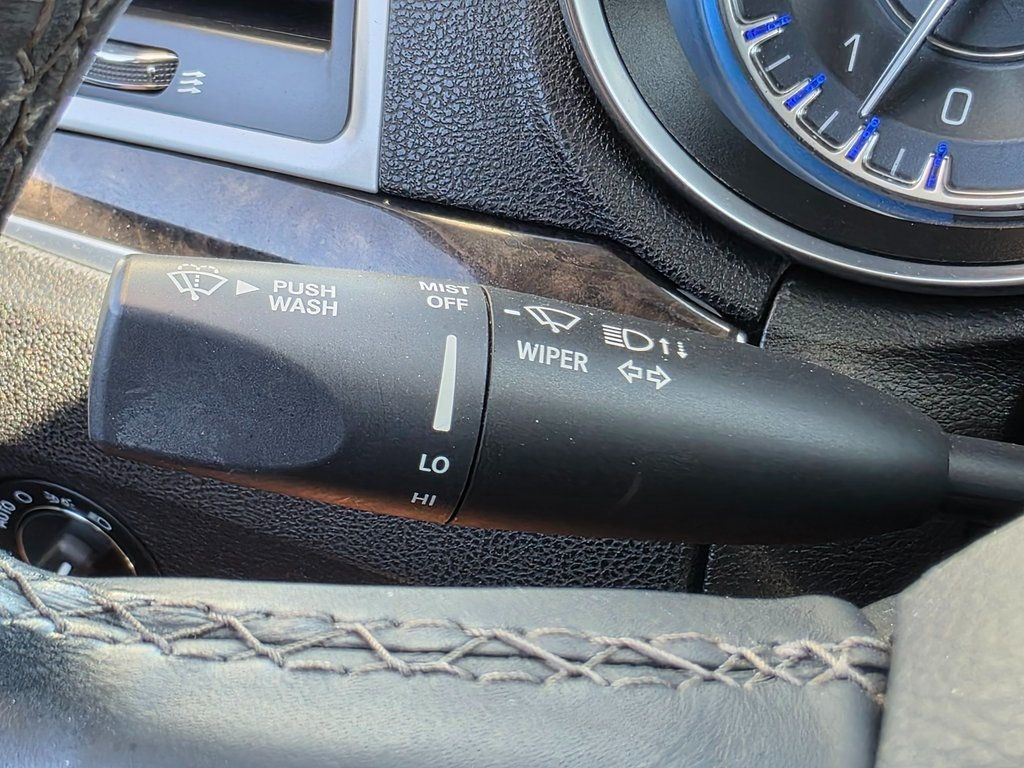 2017 Chrysler 300 300C RWD - 22908911 - 36