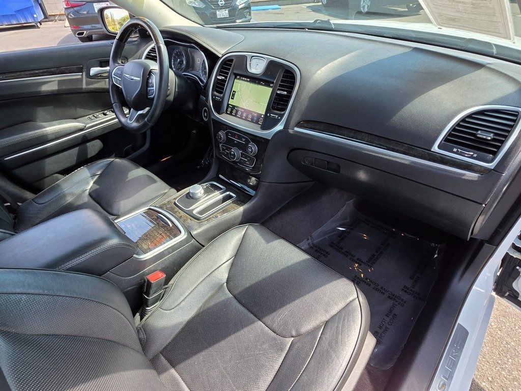 2017 Chrysler 300 300C RWD - 22908911 - 3