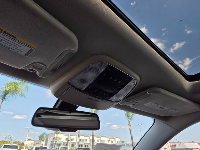 2017 Chrysler 300 300C RWD - 22908911 - 4