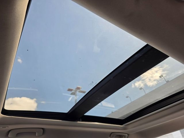 2017 Chrysler 300 300C RWD - 22908911 - 5