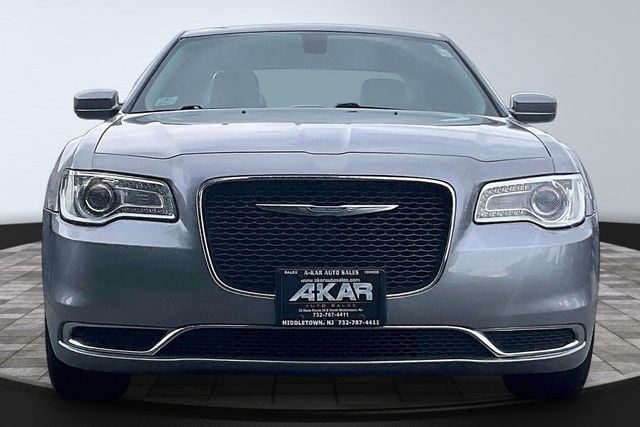 2017 Chrysler 300 Limited AWD - 23060444 - 1