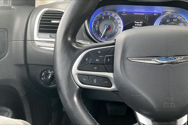 2017 Chrysler 300 Limited AWD - 23060444 - 20
