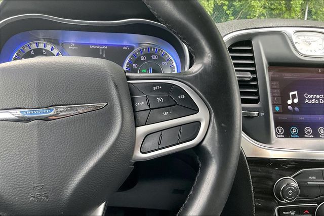 2017 Chrysler 300 Limited AWD - 23060444 - 21
