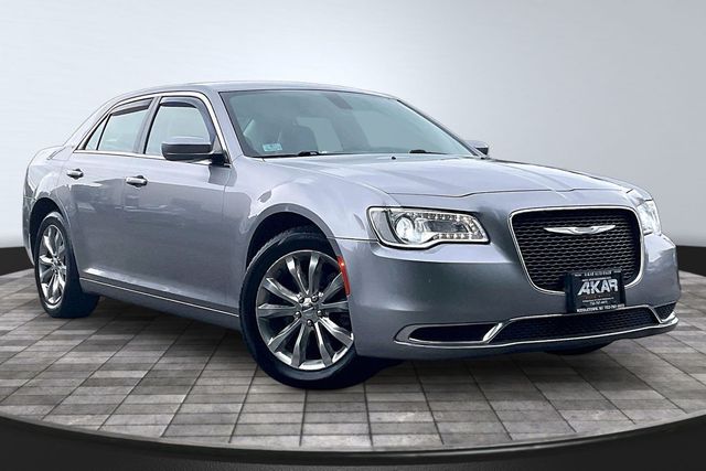 2017 Chrysler 300 Limited AWD - 23060444 - 2
