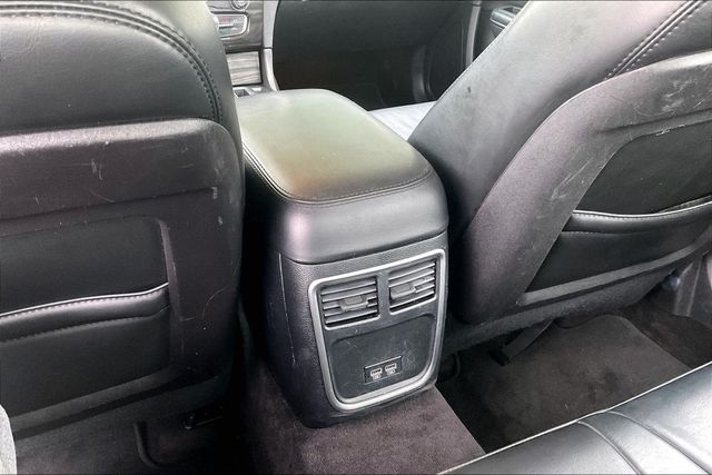 2017 Chrysler 300 Limited AWD - 23060444 - 33