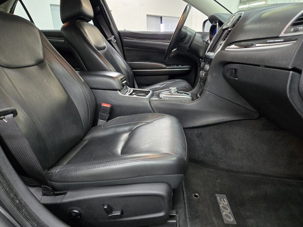 2017 Chrysler 300 Limited RWD - 22923409 - 12