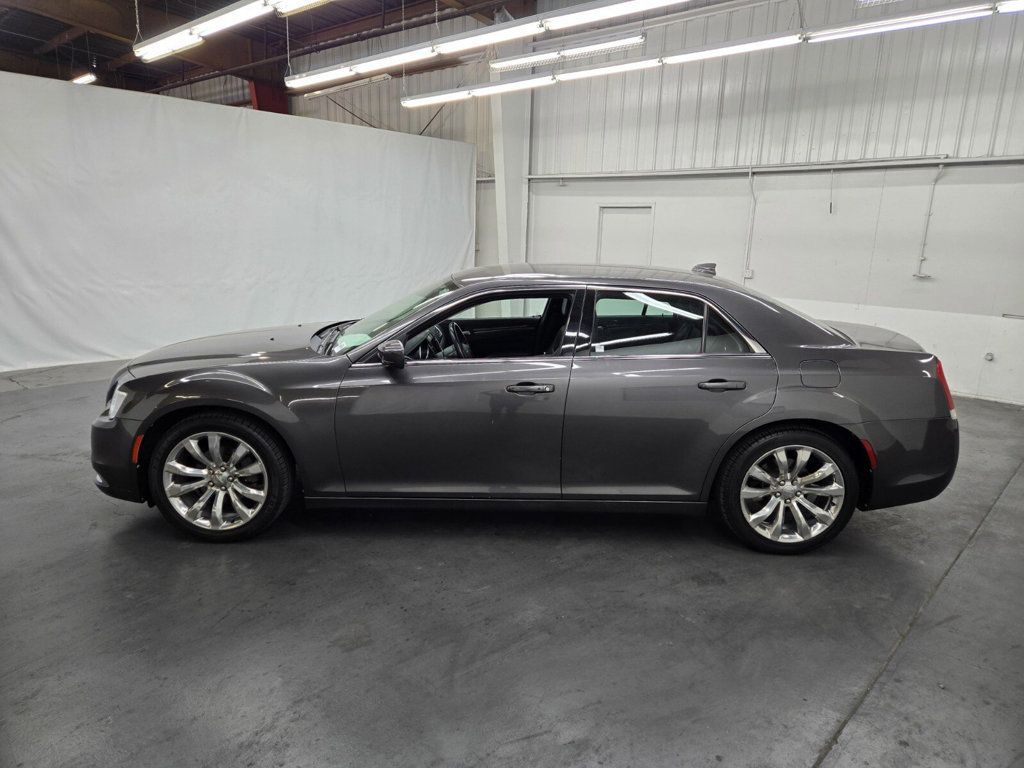 2017 Chrysler 300 Limited RWD - 22923409 - 1